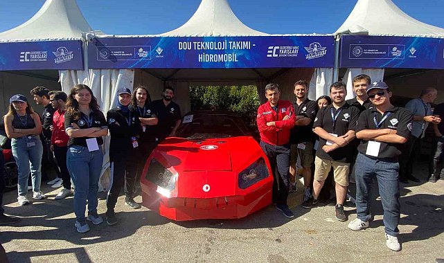 Doğuş Üniversitesi Teknoloji Takımı'nın geliştirdiği "Hidromobil'e Selçuk Bayraktar'dan imza