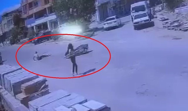 Dönüş yapmak isterken kazaya sebebiyet verdi, arkasına bile bakmadan gitti: O anlar kamerada