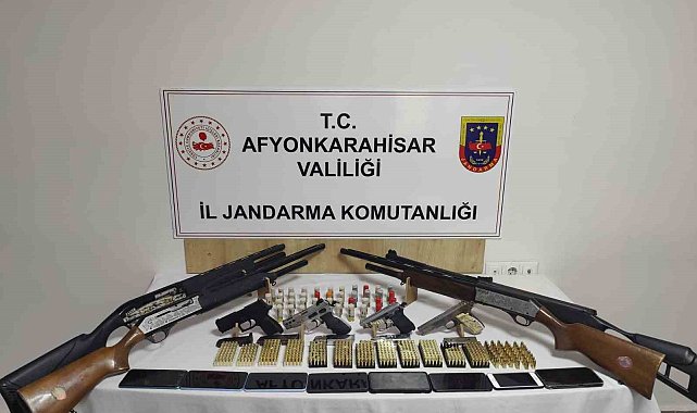 Düğün magandalarının evlerine jandarmadan şafak operasyonu