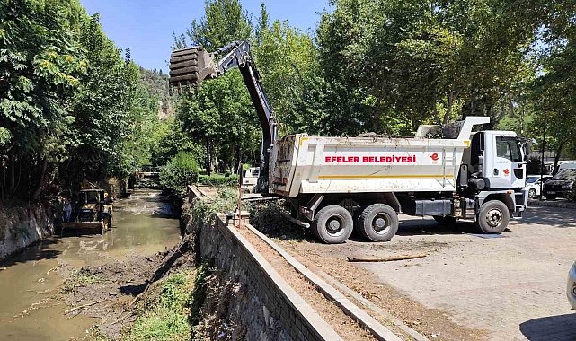 Efeler Belediyesi ekipleri Tabakhane Deresi'ni temizledi