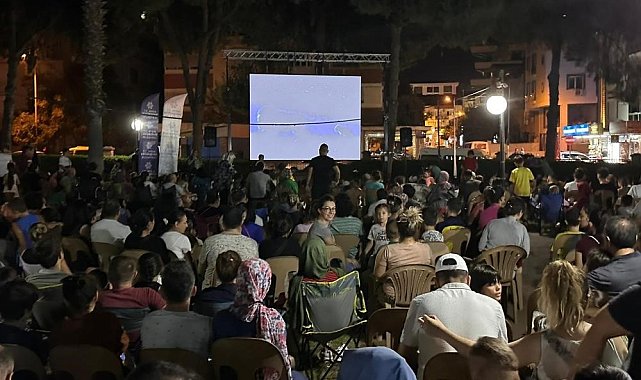 Efeler Belediyesi'nden yaz akşamlarında sinema keyfi