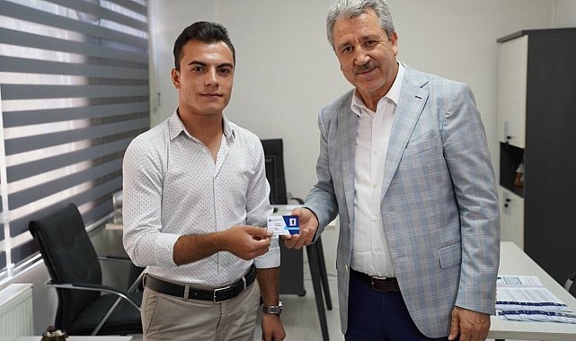 Ege Üniversitesinin 'Mezun Kart' uygulaması yoğun talep görüyor