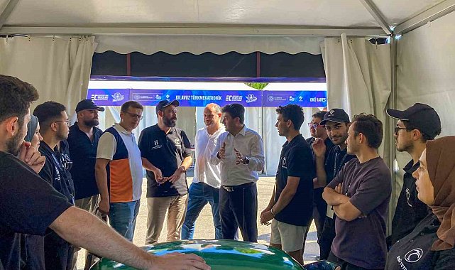 Elektrikli araçlar pistte Rektör Sarıbıyık destekte