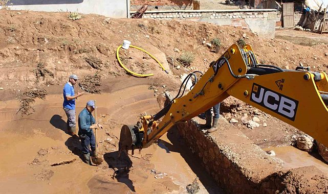 Elmalı'da su baskını yaşanan ev ve arazilerde hasar tespit çalışması yapıldı