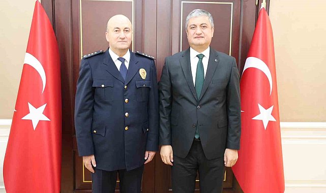 Emniyet personellerine yeni rütbeleri takıldı