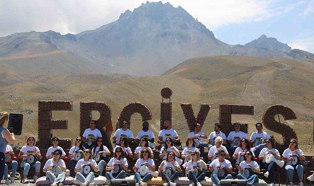 Erciyes'te darbuka şov