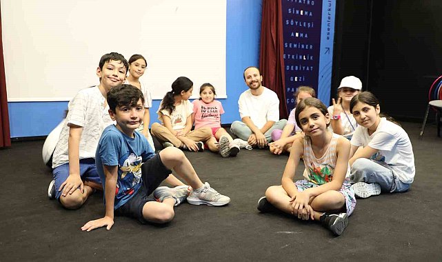 Esenler Belediyesi Sanat Evi çocuklara sanat dolu deneyim sundu