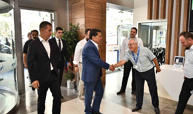 Esenyurt Belediye Başkanı şiddete uğrayan sağlık çalışanlarını evlerinde ve hastanede ziyaret etti