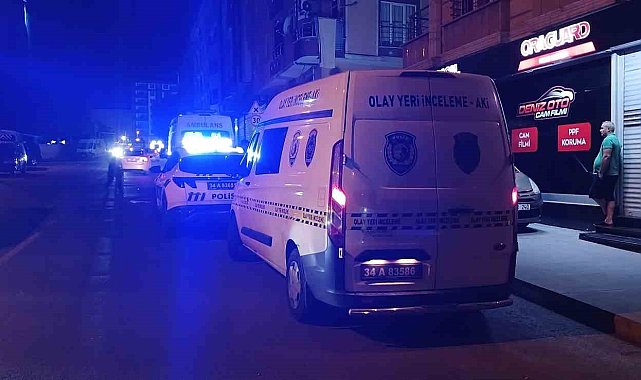 Esenyurt'ta haraca bağlamak istedikleri markete kurşun yağdırdılar