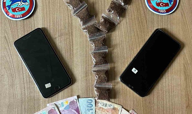 Esenyurt'ta yaşı küçük çocuklara uyuşturucu madde satmaya çalışan şahıs suçüstü yakalandı