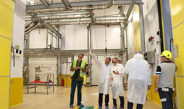 Eskişehir ekibi, üst düzey teknik donanıma sahip mezbahaya hayran kaldı