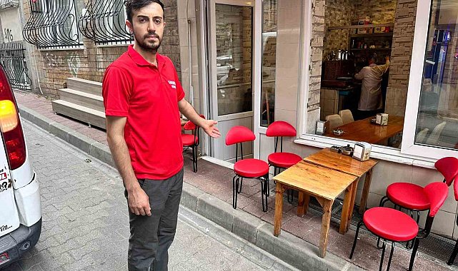 Fatih'te inanılmaz kaza kamerada: Fenalaşınca yere düşen adamın üzerinden otomobil geçti