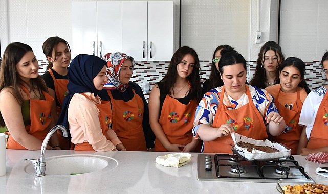 Fatma Çolakbayrakdar: "Babaannelerinizin tariflerini elden ele ulaştırın"