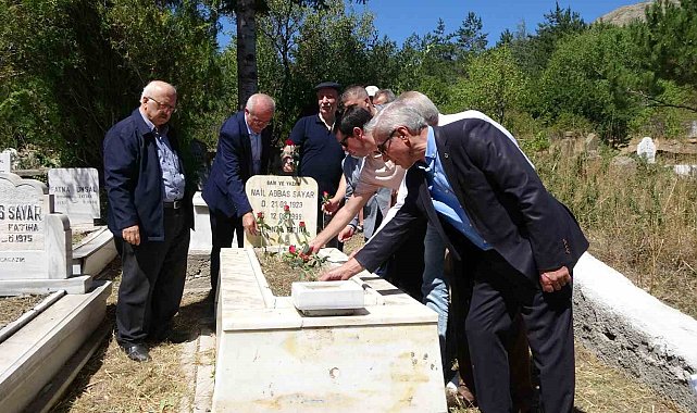 Gazeteci, şair ve yazar Nail Abbas Sayar kabri başında anıldı