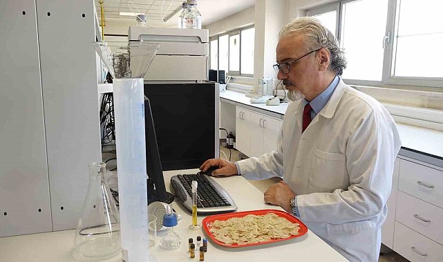 Gaziantep'te afetlerde hayatta tutan 'süper tarhana' üretildi