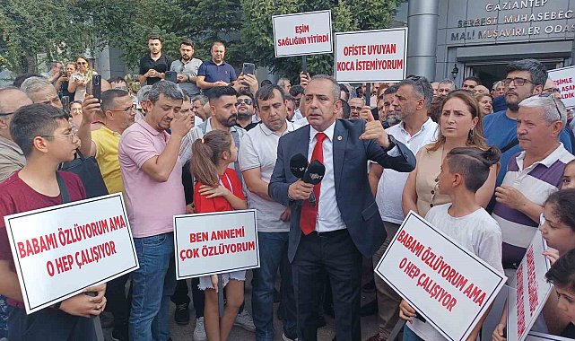 Gaziantep'te çalışma koşullarına sitem eden mali müşavirler ruhsat yaktı