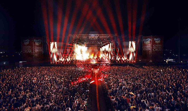 Gaziantep'te Ceza ve megastar Tarkan rüzgarı esti