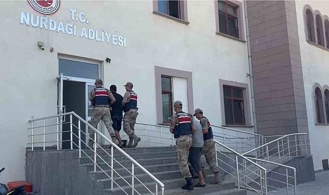 Gaziantep'te kaçak göçmen organizatörü 2 şahıs tutuklandı