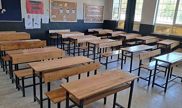Gediz'de eğitimcilerden büyük fedakarlık