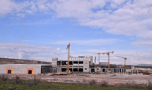 Gönen'de inşaattan düşen işçi hayatını kaybetti