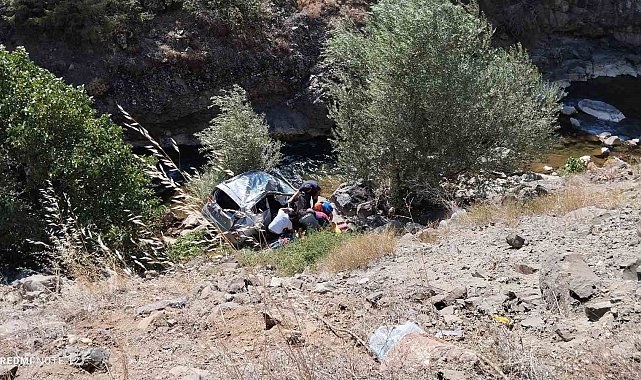 Gümüşhane'de 35 metreden dere yatağına yuvarlanan otomobilin sürücüsü öldü