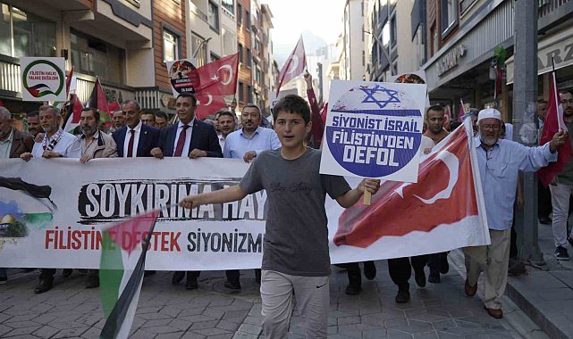 Gümüşhane'de yüzlerce kişi Filistin için yürüdü