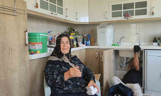 Günde litrelerce su içen Necla teyze, suyunu daha sağlıklı tüketecek