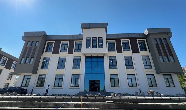 Hacılar Belediyesi yeni hizmet binasında hizmette