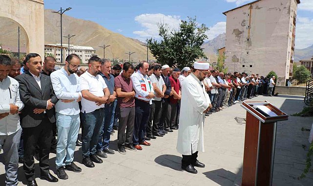 Haniye için Hakkari'de gıyabi cenaze namazı kılındı
