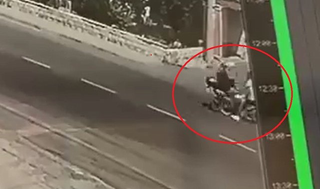 Hatay'da 2 motosikletin çarpışması güvenlik kamerasına yansıdı