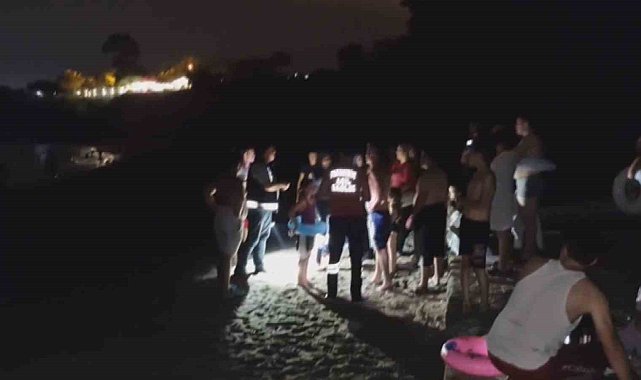 Hatay'da boğulma tehlikesi geçiren şahsı vatandaşlar kurtardı