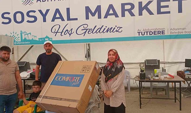 Hayırseverler ve belediyeden tekerlekli sandalye dağıtımı