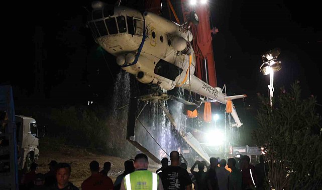 Helikopterin enkazı JAK ve SAK Timleri tarafından başarıyla çıkarıldı