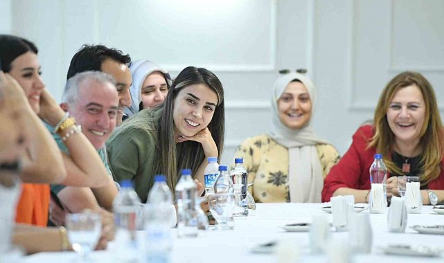 Her ikisi de sözleşmeli olan öğretmenlerin aile birliği mazeretine bağlı iller arası yer değiştirme duyurusu yayımlandı