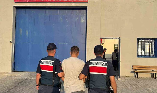 Hırsızlık suçundan aranan şahsı jandarma yakaladı