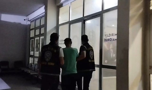 Hırsızlıktan 31 yılla aranan şahıs, evine kıyafet değiştirmeye gelince yakalandı