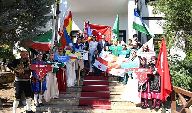 I. Uluslararası Beypazarı Halk Dansları ve Müzik Festivali coşkulu bir kortejle başladı
