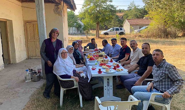 İl Müdürü Gümüş, Kızılinler Mahallesinde çiftçilerle buluştu