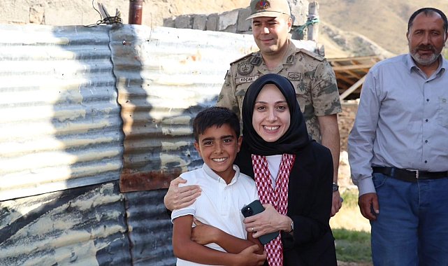 İlçenin kadın kaymakamı halkın gönlünü kazandı