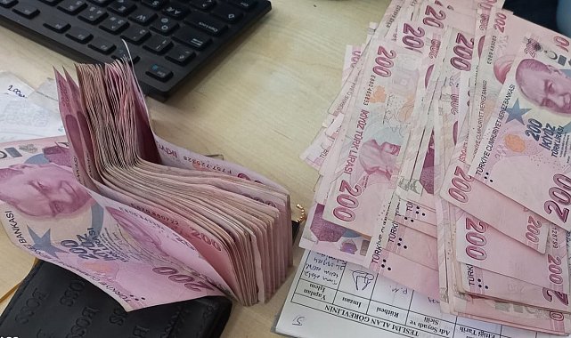 İşçi emeklisi bulduğu para dolu çantayı sahibine teslim etti