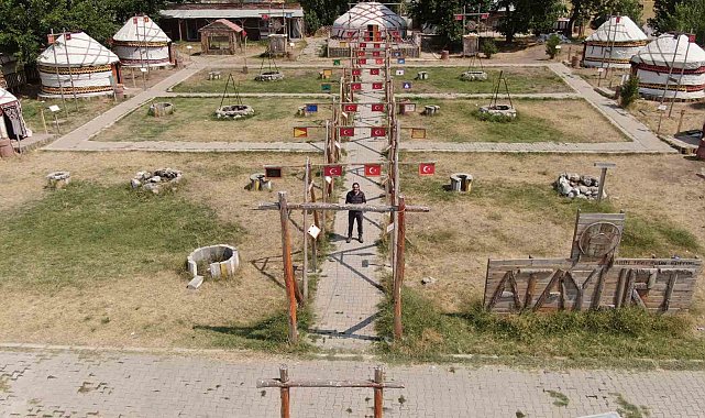 İşletme sahibi Kanat Beg Aytaç: "Buraya Türk bayrağı astığım için DEM'li belediyeden hizmet alamıyorum"