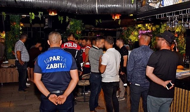 Isparta&#039;da umuma açık alkollü 9 iş yerine işlem yapıldı