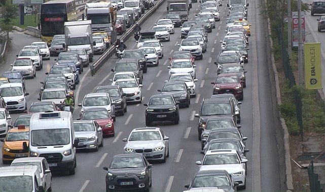 İstanbul Anadolu Yakası iki mevsimi aynı anda yaşadı