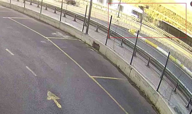 İstanbul'da iki metrobüsün çarpışma anı kamerada