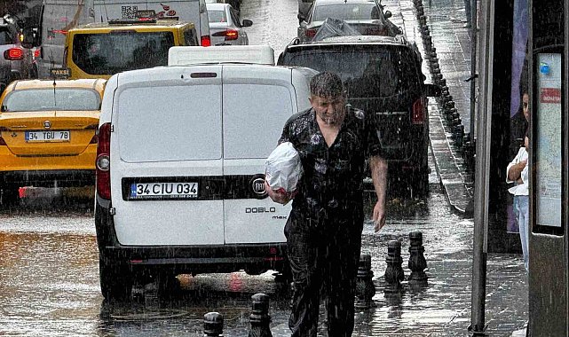 İstanbul'da sağanak yağış etkili oluyor
