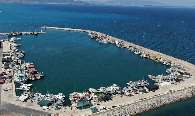 İzmir'de balıkçılar yeni av sezonu için gün sayıyor