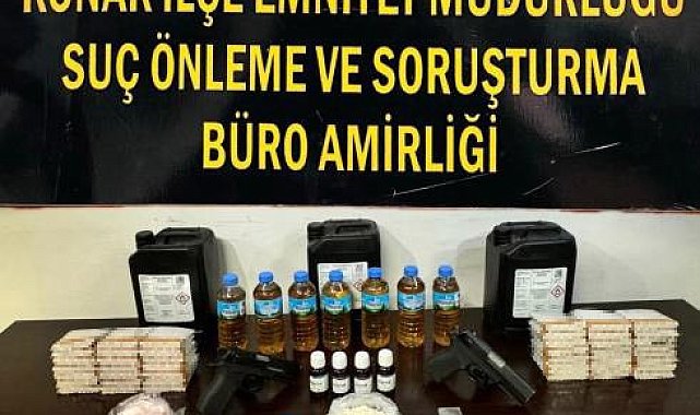 İzmir'de uyuşturucu imal ve ticareti yapan 3 şüpheli tutuklandı