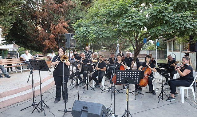 İzmit'te yaz akşamları Türkçe pop konseriyle devam etti