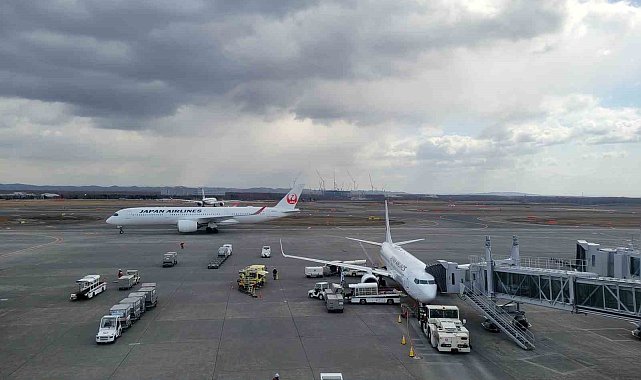 Japonya'daki havalimanında makas kayboldu, 36 uçuş iptal edildi