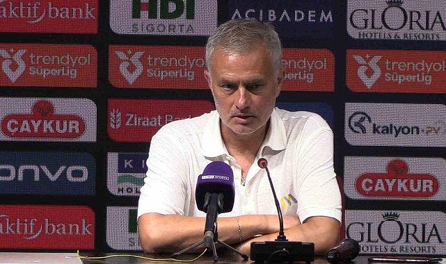 Jose Mourinho: "Bugün biz onları iyi değilmiş gibi gösterdik ama aslında iyi bir takım"